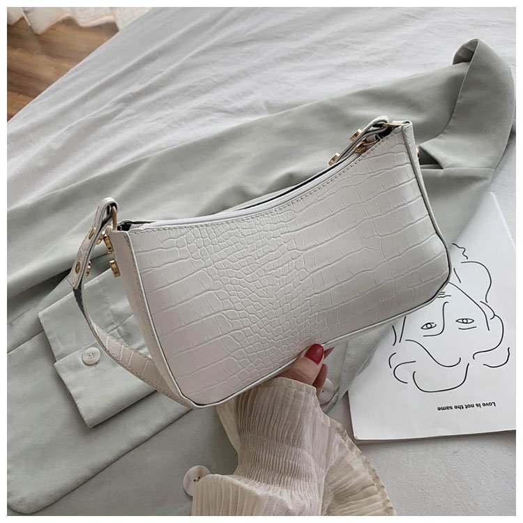 Casual retro armpit bag handbag rivet bag
