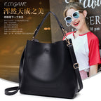 Factory direct sales new handbag shoulder bag handbag wholesale shopping bag ladies handbag is simple and practical