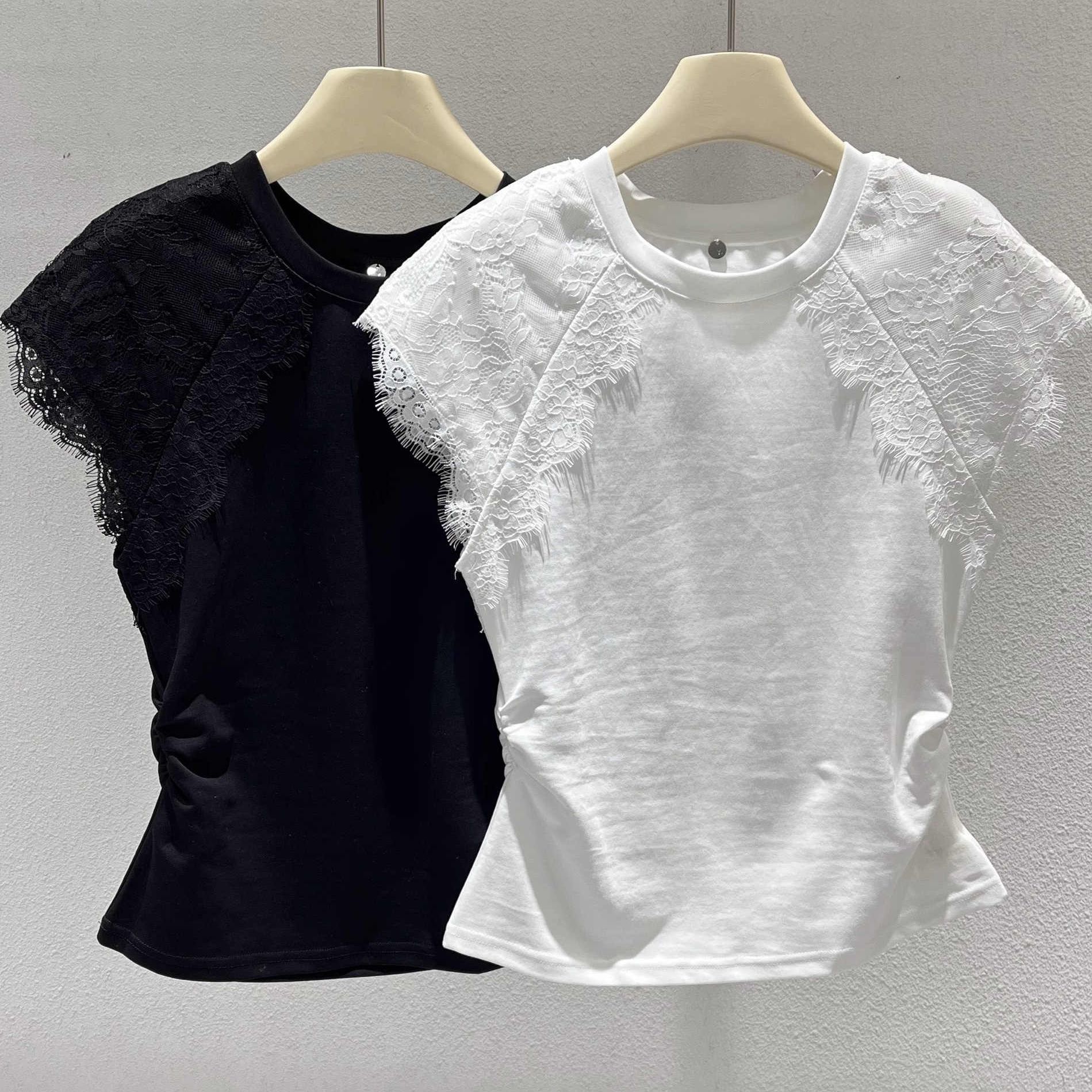 Simple Lace-spliced Round-neck Short Sleeves