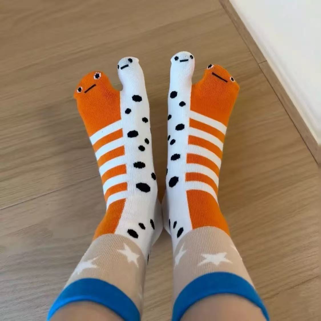 Cute Cartoon Tabi Socks, Funny Split-Toe Socks With Animal Print, Novelty Striped Polka Dot Crew Socks For Casual & Gag Gifts