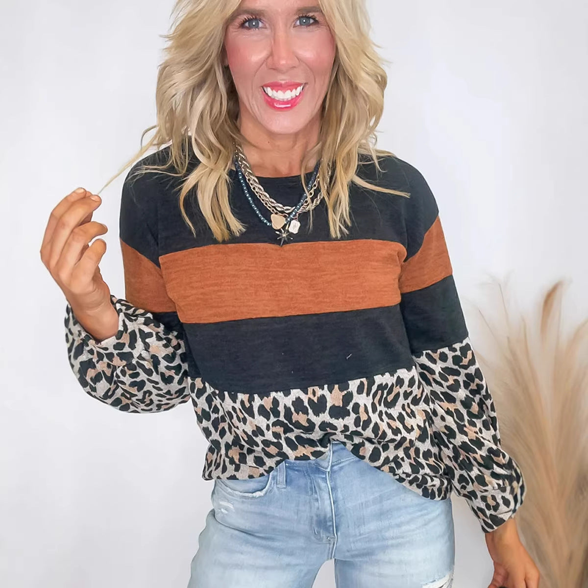 New Casual Crew-neck Sweatshirt With A Color-block Print